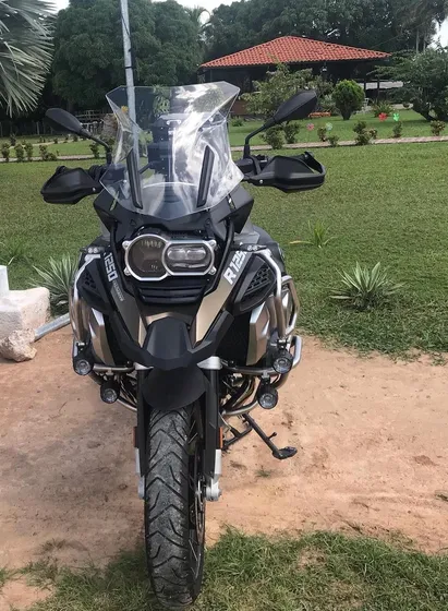 Para La Bmw R 1250 Gs Adventure, El Mundo Es Su Hogar.