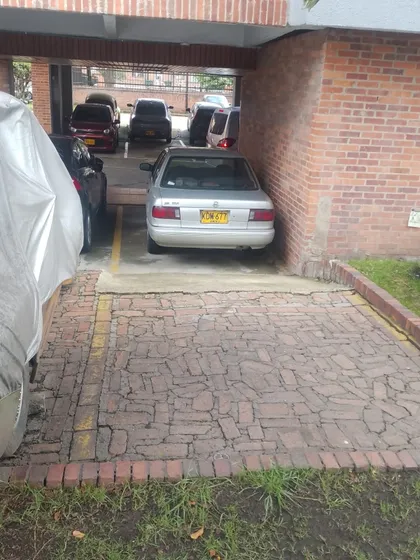 Parqueadero Doble En El Norte De Bogotá