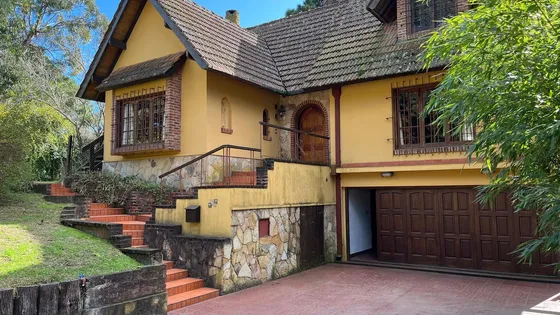 Propiedad Multifamiliar En Venta - 2 Unidades - 650mts2 - Valeria Del Mar