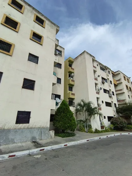 Apartamento En Venta En Paraparal Municipio Los Guayos (am)
