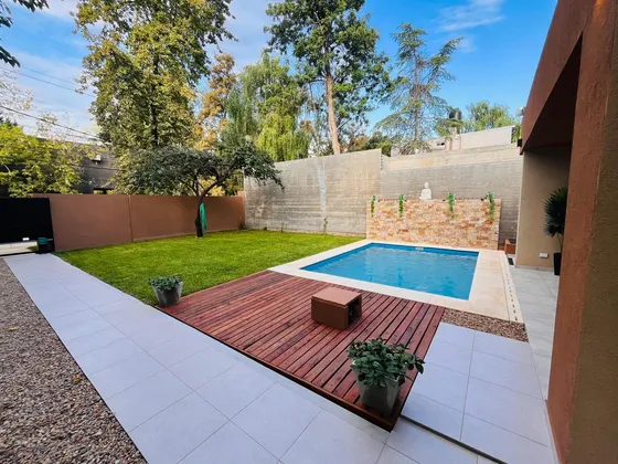 Casa En  Venta 3 Amb Villa Udaondo