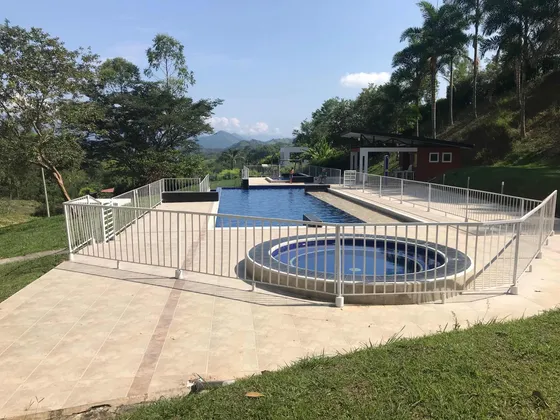 El Mejor Lugar Para Relajarse. Temperadero Con Cabaña