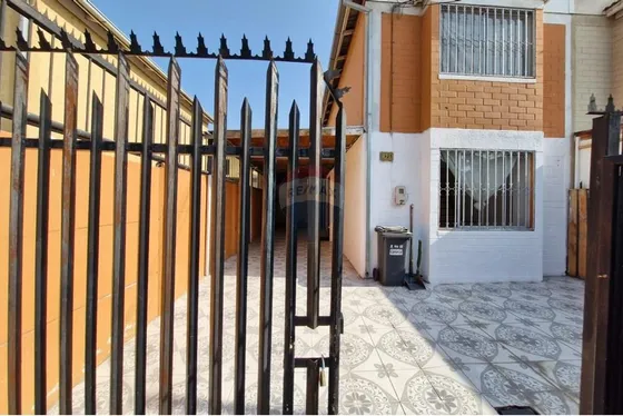Amplia Casa Familiar  Remodelada Y Funcional