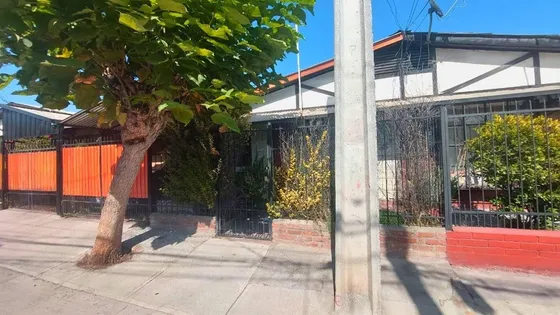 Casa En Venta De 2 Dorm. En Puente Alto