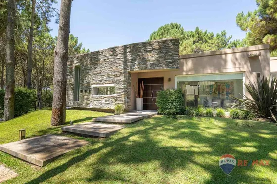 Venta Casa La Herradura 7 Ambientes Piscina 