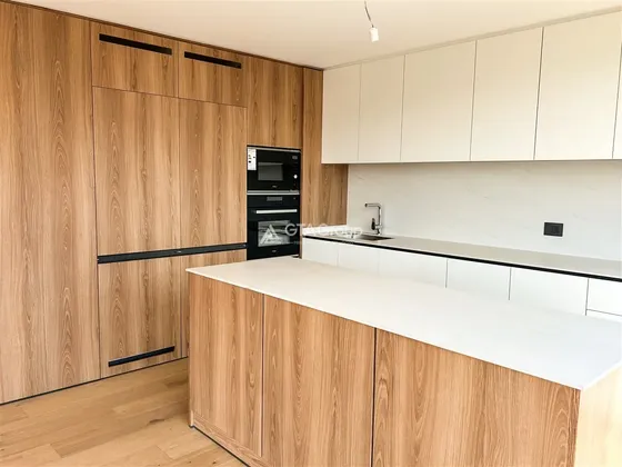 Departamento En Venta De 2 Dorm. En Las Condes