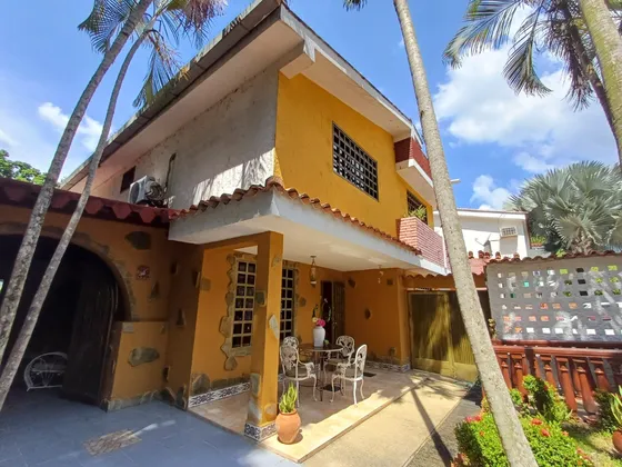 Casa-quinta  En Venta El Castaño 25-8676 Yb