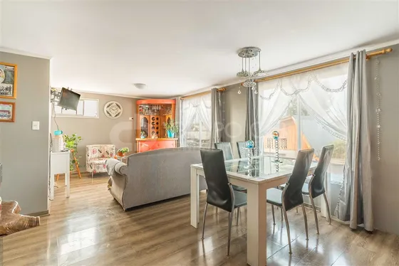 Casa En Venta De 5 Dorm. La Florida