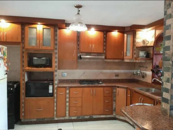 Se Vende Townhouse En Naguanagua Con Planta Y Pozo Paola C