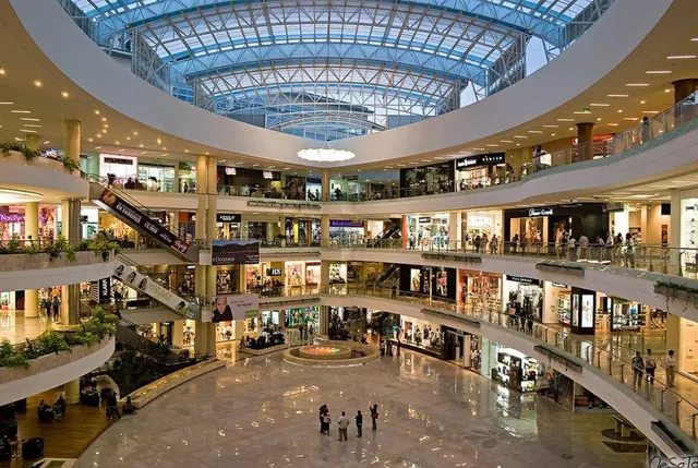 Centro Comercial En Venta Gran Caracas Va