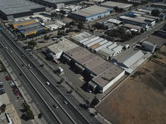 Bodega Industrial Con Oficinas Y Altillo 752 M2 En Pudahuel