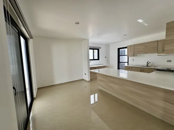 Residencia En Venta En Privada Porto Alegre A La Vuelta De Plaza La Isla