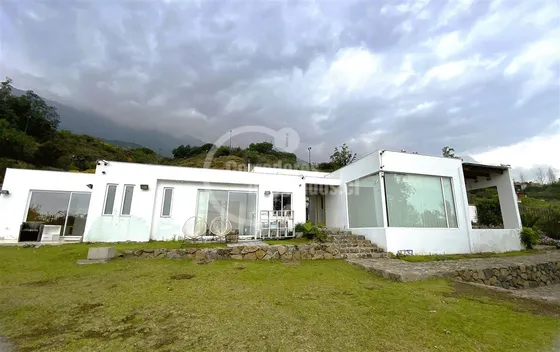 Casa En Arriendo De 5 Dorm. En Peñalolén