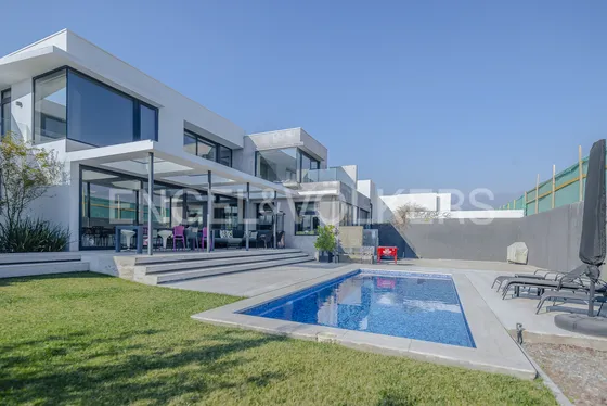 Mediterránea En Condominio, Con Buena Conectividad