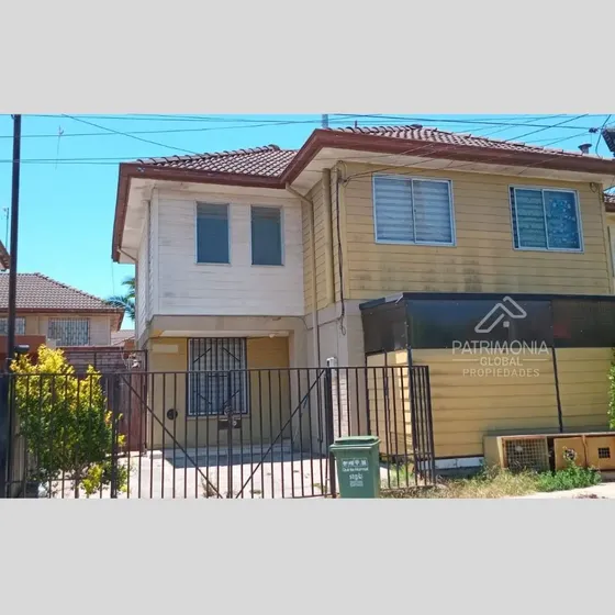 Casa En Venta De 3 Dorm. En Maipú