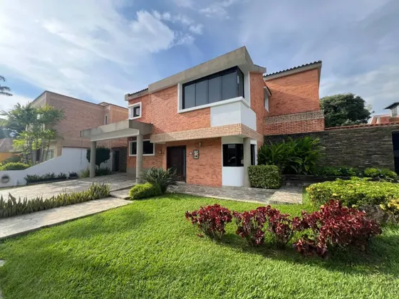Casa En Venta En Villa Laguna Club Guataparo Ls