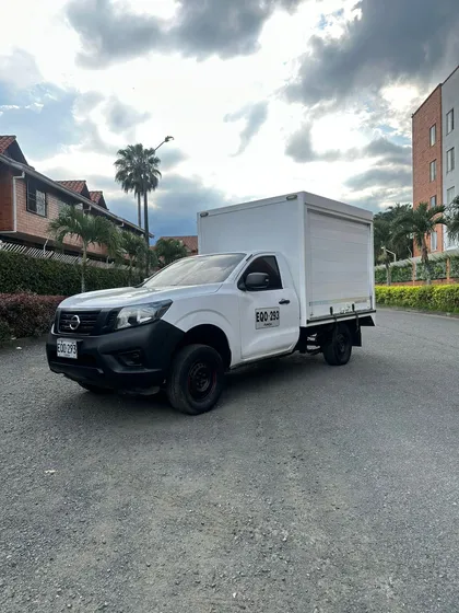 Nissan Np300 Frontier 2.5l Mt 2500cc 4x2