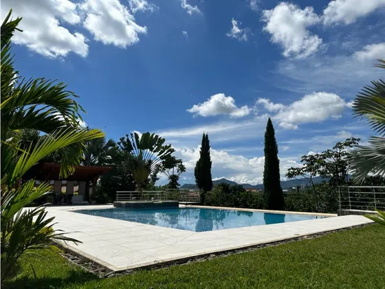 Venta Casa Campestre Sector Puelbito Cafetero Pereira