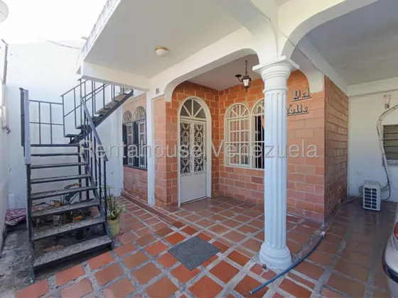 Asg Amplia Casa Con Anexos Venta San José Maracay 25-18714