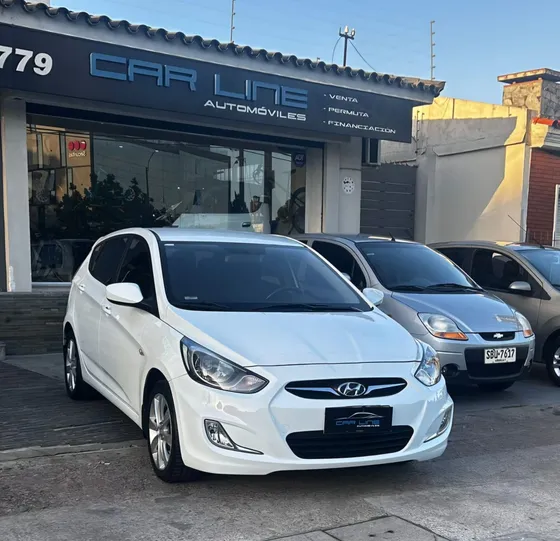 Hyundai Accent 1.4 Cvvt Gl Full Hatchback