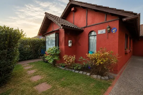 Casa 4d+2b En Portal De La Viña, Condominio