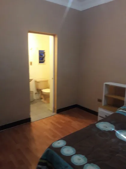 Se Arrienda Pieza 