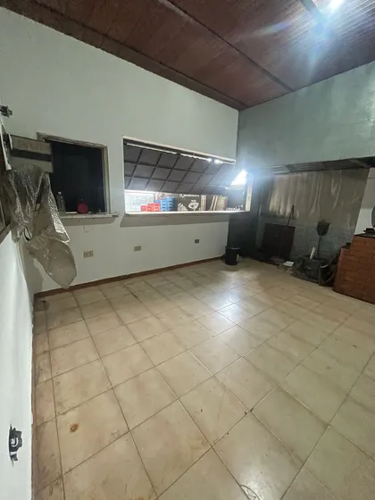 Local Comercial Alquiler En La Avenida Bolivar De Valenci