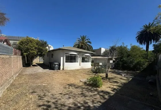 Arriendo Casa Con Gran Terreno Para Fines Comerciales