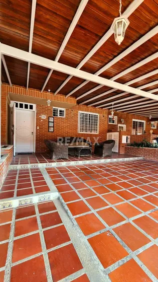 Se Vende Lujoso Townhouse En Villas Morichal, Tipuro