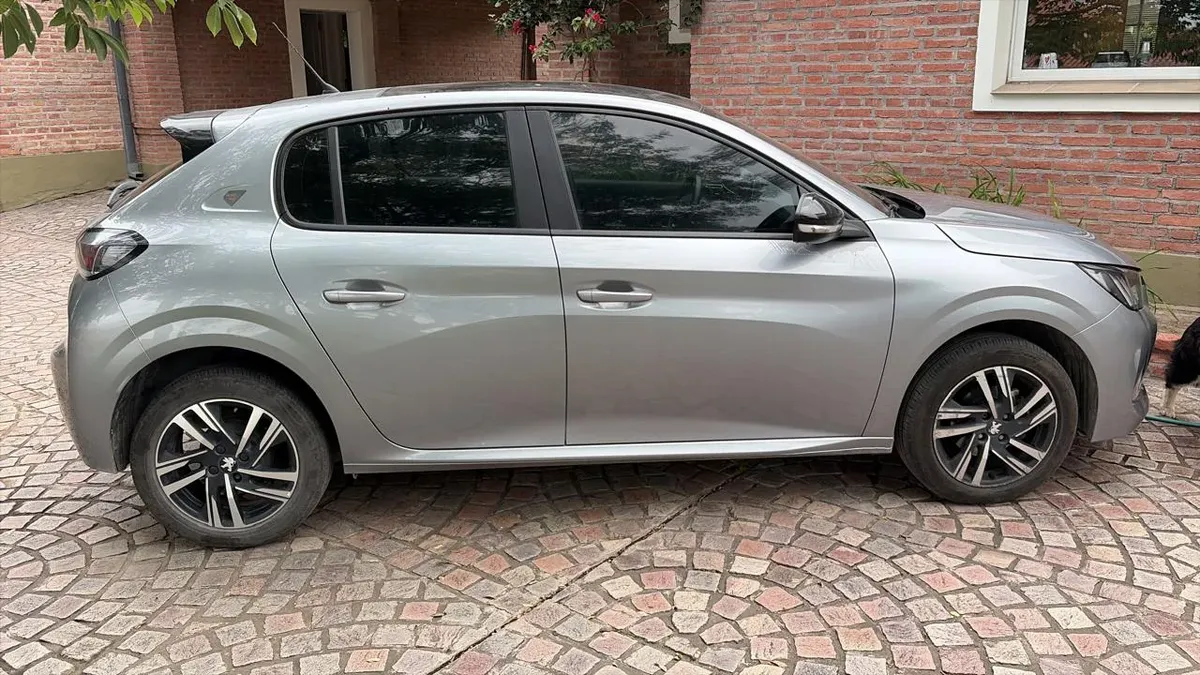 Peugeot 208 1.6 Road Trip65704339147267121