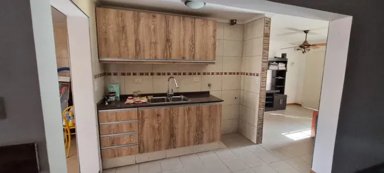 En Venta En Altos De Podesta Barrio Cerrado De 5 Ambientes 2 Baños Garage Dos Autos Fondo. Venta Inmediata F: 9511