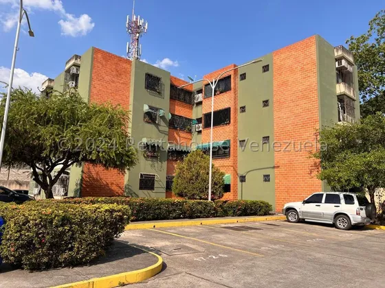 Fabuloso Apartamento En Venta Ubicado En Maracay Urb Conjunto Residencial Narayola Db 24-29263