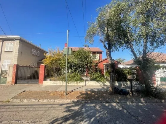 Casa En Venta De 4 Dorm. En Ñuñoa