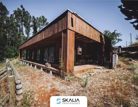 Parcela En Venta En Altos De Coliumo. Con 3 Casas. 4.750 M2.