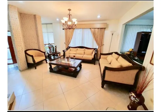 Se Vende Hermosa Casa En Sabaneta- Sector La Doctora 