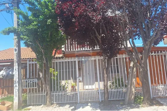 Casa En Venta En Macul, Condominio Cerrado