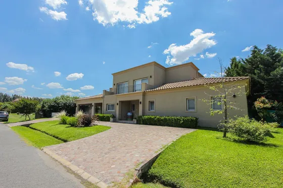 Venta De Casa 8 Ambientes En Bella Vista Chico