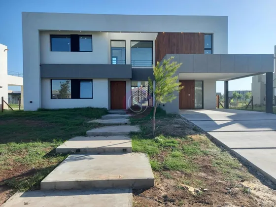 Casa  En Venta En El Naudir, Escobar, G.b.a. Zona Norte