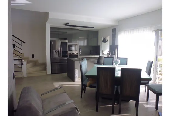 Casa En Venta En El Poblado En La Transversal Intermedia