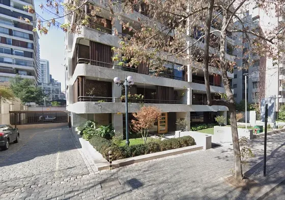 Departamento En Venta De 3 Dorm. Barrio El Golf Espectacular