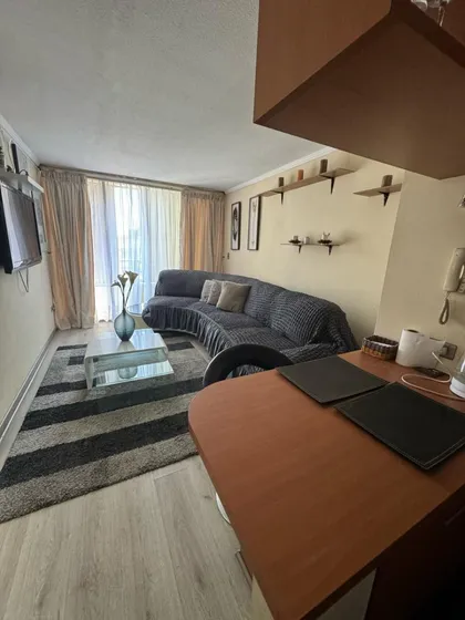Venta De Precioso Dpto Amoblado En Miraflores, Stgo.
