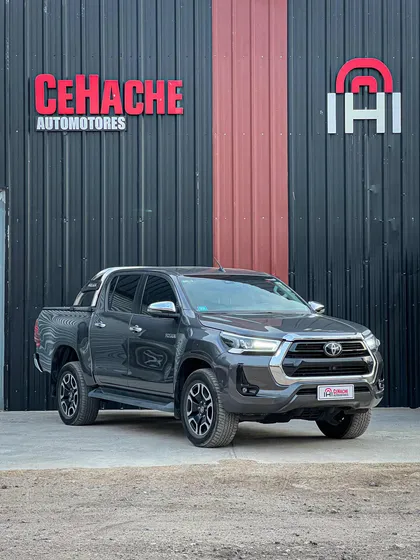 Toyota Hilux 2.8 Cd Srx 177cv 4x2 At