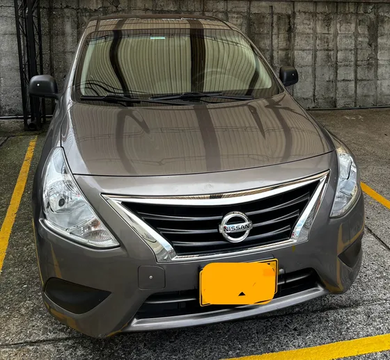 Nissan Versa 1.6 Sense