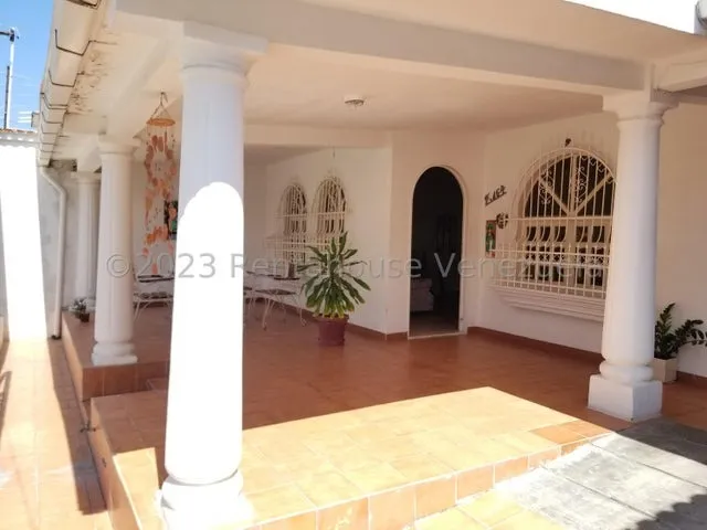 Casa En Venta Conjunto Residencial Palo Negro Aragua 250mts Rah 25-13745
