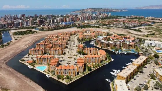 Venta Puesto De Embarcación Privado En El C.r. Marina Del Rey El Morro