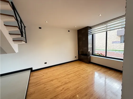 Venta Casa 3 Pisos En Conjunto Chia-173 M2
