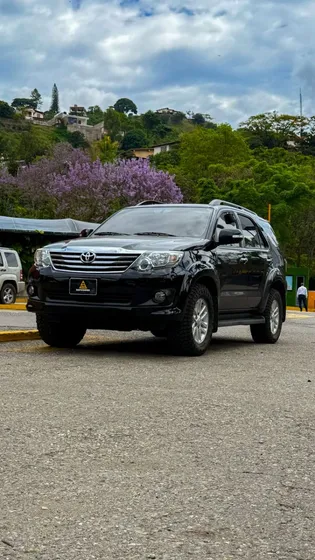 Toyota Fortuner Srv