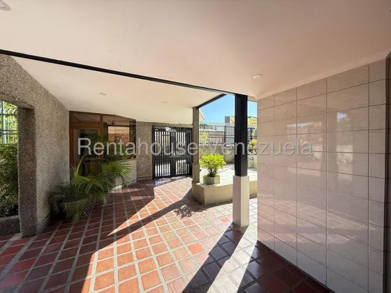 Apartamento En Venta Guaicay Mls #25-18753