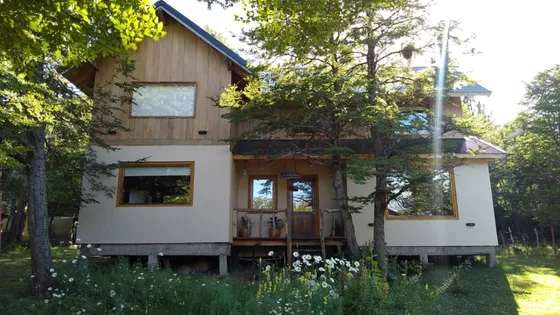 Venta Casa 3 Dormitorios Con Cabaña Uso Turistico. Villa Rio Hermoso