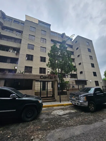 Para Cliente Directo Vendo Apartamento En La Urbanización Miranda, Al Este De La Ciudad De Caracas. $71.000 Rd